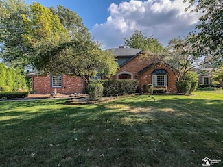 3155 Chanson Valley Rd, Lambertville, MI 48144