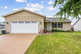 6130 Robinwood Ln, Marion, IA 52302