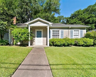 32 Sherwood Dr, Mobile, AL 36606