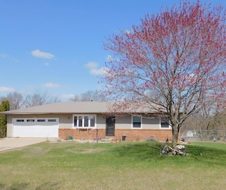 20073 248th St, Manchester, IA 52057