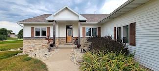 3632 N Harvest View Dr, Janesville, WI 53548