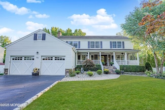 84 Devon Dr, Manalapan, NJ 07726