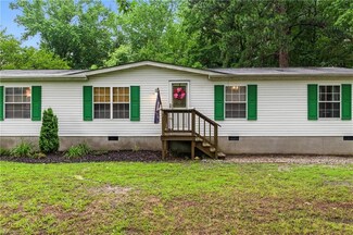 2906 Mill Point Rd, Hayes, VA 23072