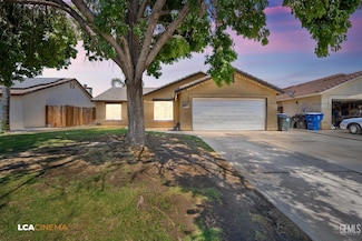 3400 Tori Lorene Ave, Bakersfield, CA 93313