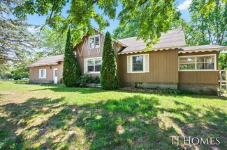 1675 W Tyler Rd, Muskegon, MI 49445