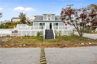 129 Shore Rd, Riverside, RI 02915