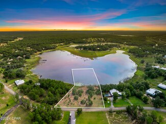 1 Pine Ridge Dr, Chipley, FL 32428