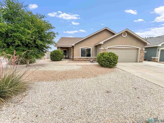 2132 N Homestead Dr, Hobbs, NM 88240