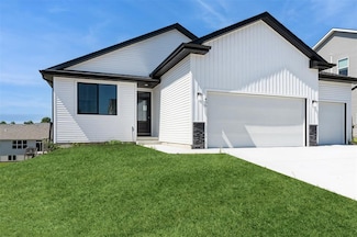 405 N 19th St, Indianola, IA 50125