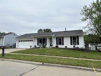 1318 Half Moon Dr, O Fallon, MO 63366
