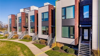 1260 W 70th St, Cleveland, OH 44102