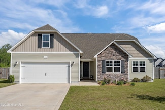 102 Gooseberry Ct, Maysville, NC 28555