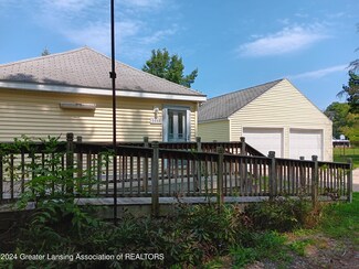 1668 E Lake Dr, Meridian Charter Township, MI 48840