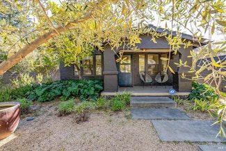 945 Brown St, Saint Helena, CA 94574