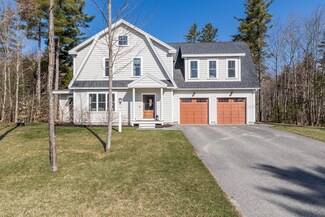 30 S Ridge Rd, Falmouth, ME 04105