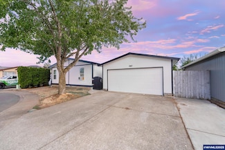 597 Barley St, Woodburn, OR 97071