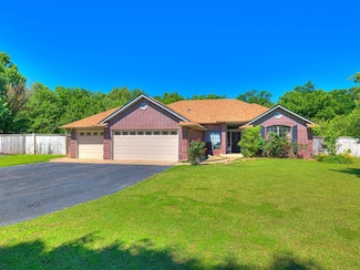 7705 Dripping Springs Ln, Oklahoma City, OK 73150