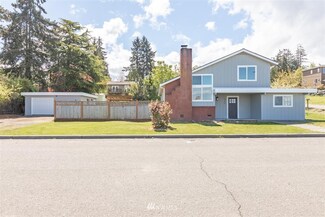 332 Viewcrest Ave, Port Angeles, WA 98362