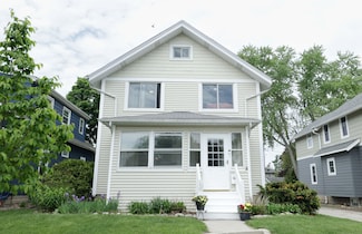 150 S James St, Waukesha, WI 53186