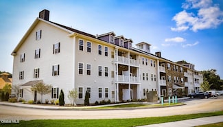 25 Hastings Dr Unit 212, Albany, NY 12205