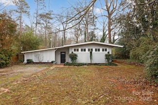 102 Maxine St, Spartanburg, SC 29302