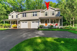 12 Country Hill Ln, Smithfield, RI 02917