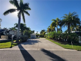 10130 Sunnywood Ct, Fort Myers, FL 33905