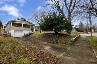 61 Eastholm Ave, Akron, OH 44312