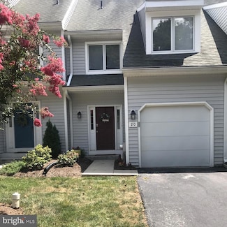 20 W Jonathan Ct, Kennett Square, PA 19348