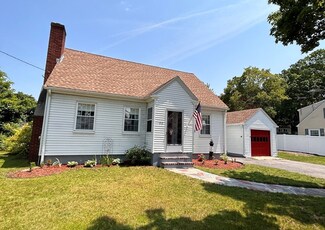60 Fisher St, Walpole, MA 02081