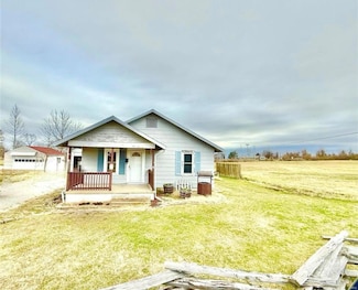 1016 S Jefferson St, Farmington, MO 63640
