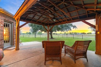 10123 Heron Meadows Dr, Houston, TX 77095