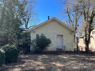 2 Baird Ln, Asheville, NC 28804