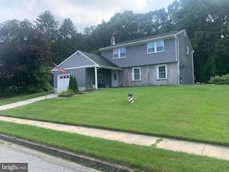 10 Loretta Blvd, Sicklerville, NJ 08081