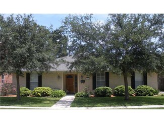 4509 Chastant St, Metairie, LA 70006