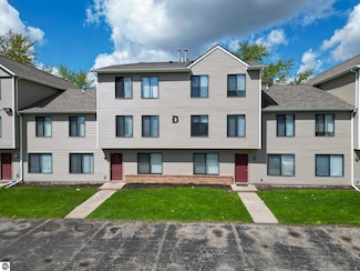 1825 S Crawford St Unit D7, Mount Pleasant, MI 48858