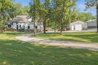 22464 Bridlewood Ln, Spring Hill, KS 66083