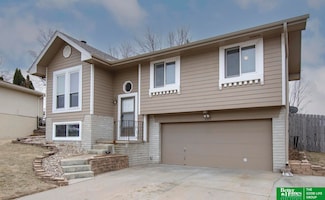 1211 Cimarron St, Papillion, NE 68046