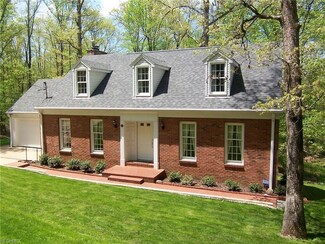 72 Oak Leaf Dr, Parkersburg, WV 26104