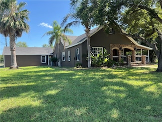 609 E Crockett St, Falfurrias, TX 78355