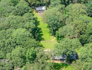 34 Tintle Rd, Butler, NJ 07405