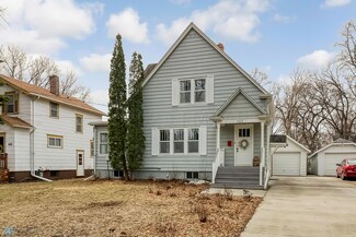 1112 10th Ave S, Fargo, ND 58103