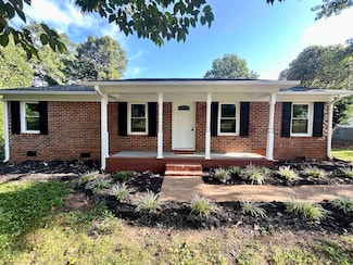 146 Crestmont Dr, Gaffney, SC 29340