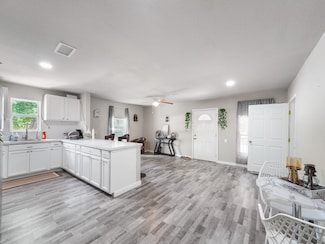 29 County Road 2131 Unit A, Cleveland, TX 77327