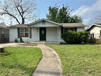 1206 W Powell St, Beeville, TX 78102