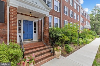 3046 S Buchanan St Unit B2, Arlington, VA 22206