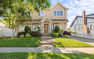 2730 Court St, North Bellmore, NY 11710