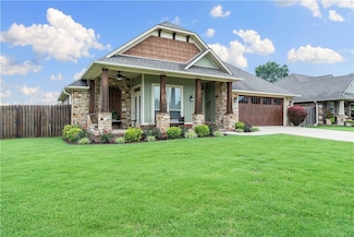 203 Crawford St, Pea Ridge, AR 72751