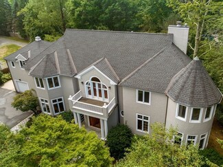 20 Reservoir Rd, Chestnut Hill, MA 02467