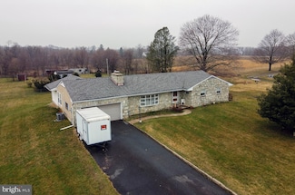 19 Cherry Ln, Columbus, NJ 08022